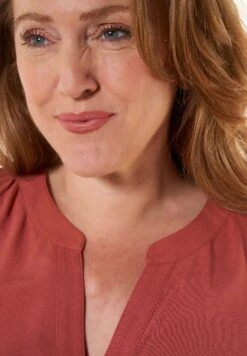 Mouwloze- Blouse - Brique Red -Ms Mode 2b755bcc9d1f41b6b4768515db0a7b46