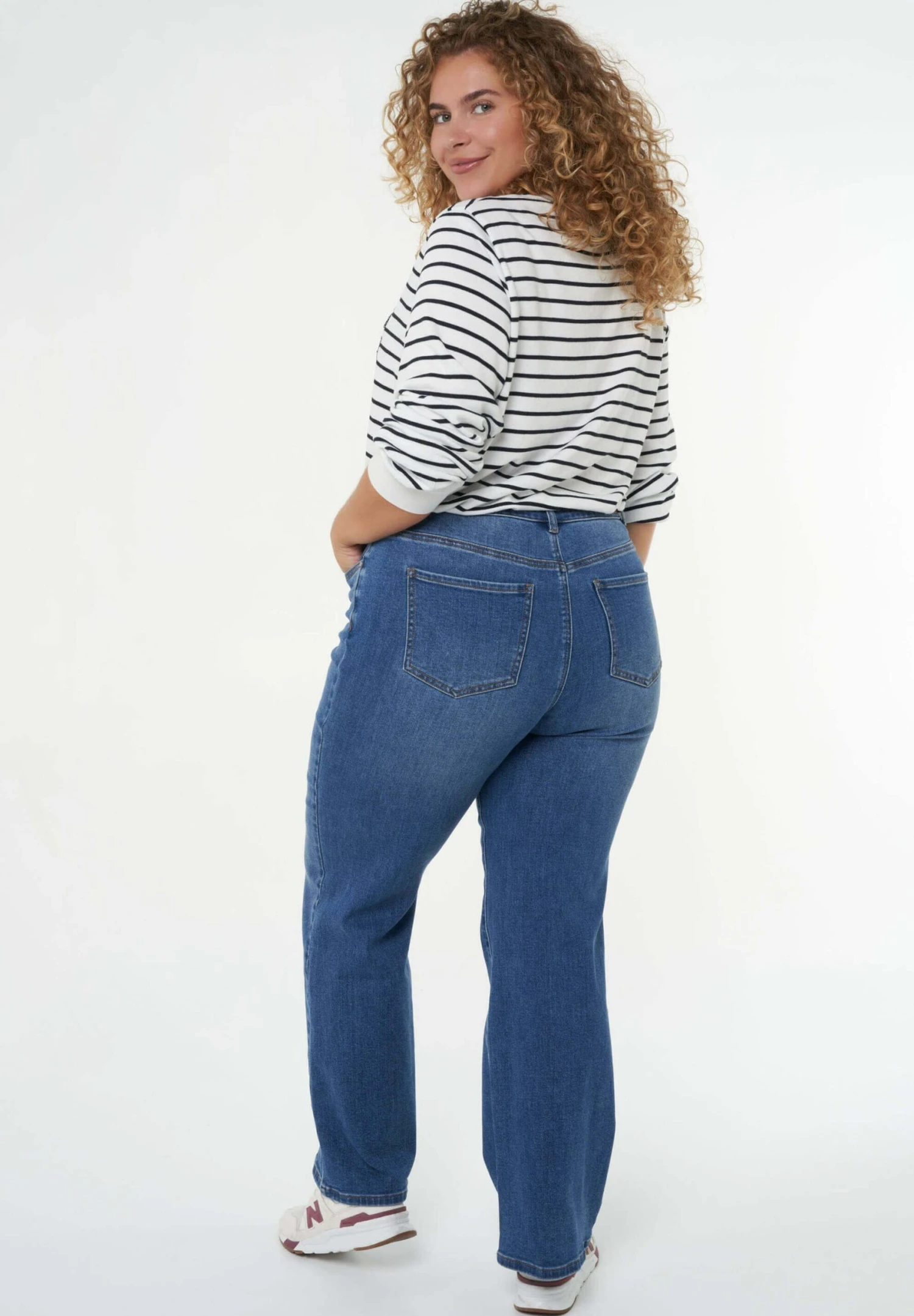 Not Translated - Flared Jeans - Blue 4 Not Translated - Flared Jeans - Blue - Afbeelding 2