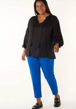 WITH V-NECK - Blouse