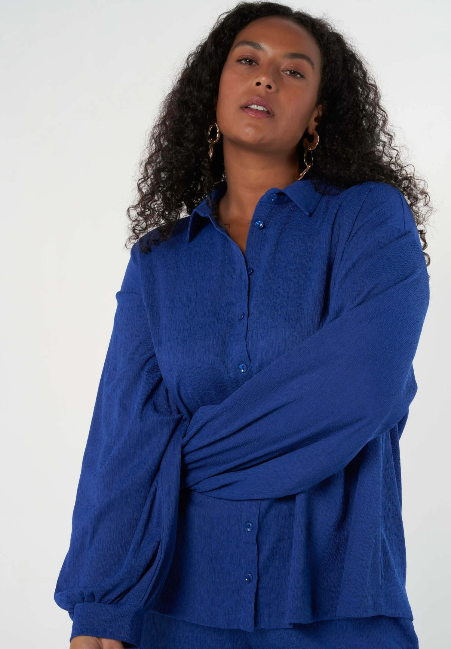 Ruimvallende- Overhemdblouse - Cobalt Blue 7 Ruimvallende- Overhemdblouse - Cobalt Blue - Afbeelding 5