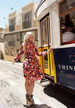 Jurk - Multi Pink -Ms Mode 5f6acebe530e4591aec30adf24d7e9d7