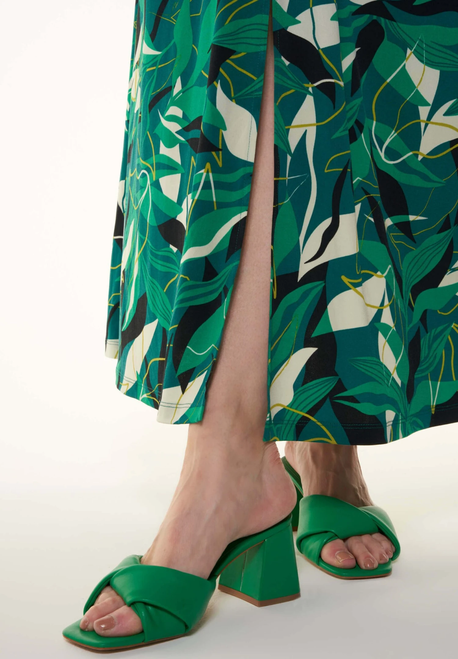 Maxi Met Gedraaide Detail - Maxi-Jurk - Multi Green 5 Maxi Met Gedraaide Detail - Maxi-Jurk - Multi Green - Afbeelding 3