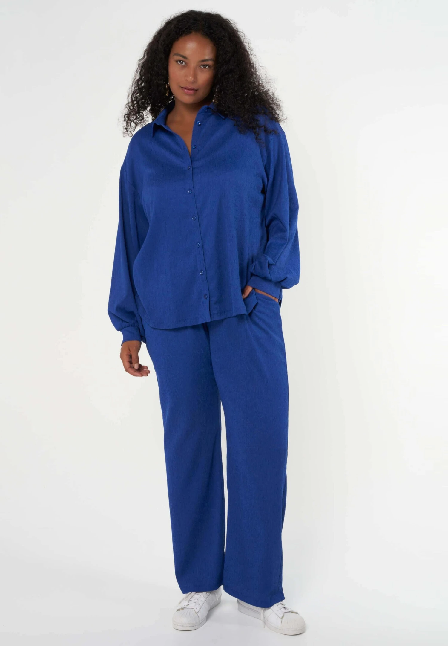 Ruimvallende- Overhemdblouse - Cobalt Blue 4 Ruimvallende- Overhemdblouse - Cobalt Blue - Afbeelding 2