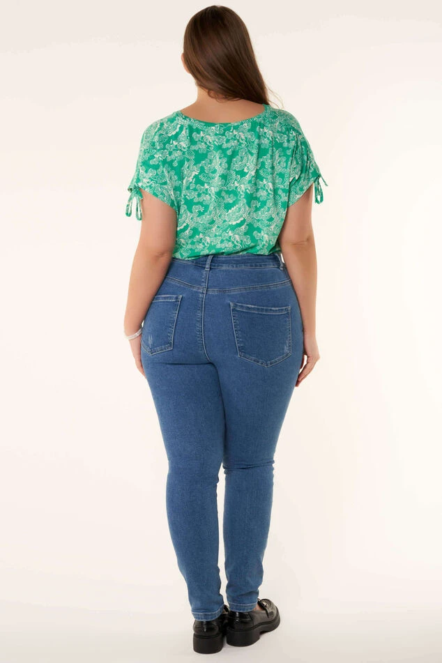 Jeans Met Destroyed Details 4 Jeans Met Destroyed Details - Afbeelding 2