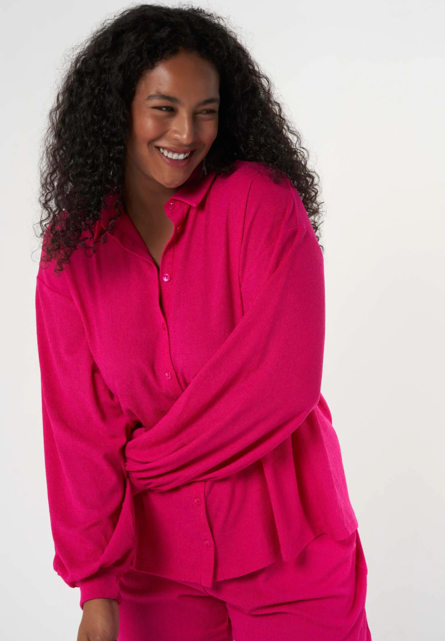 Ruimvallende- Overhemdblouse - Bright Pink 3 Ruimvallende- Overhemdblouse - Bright Pink