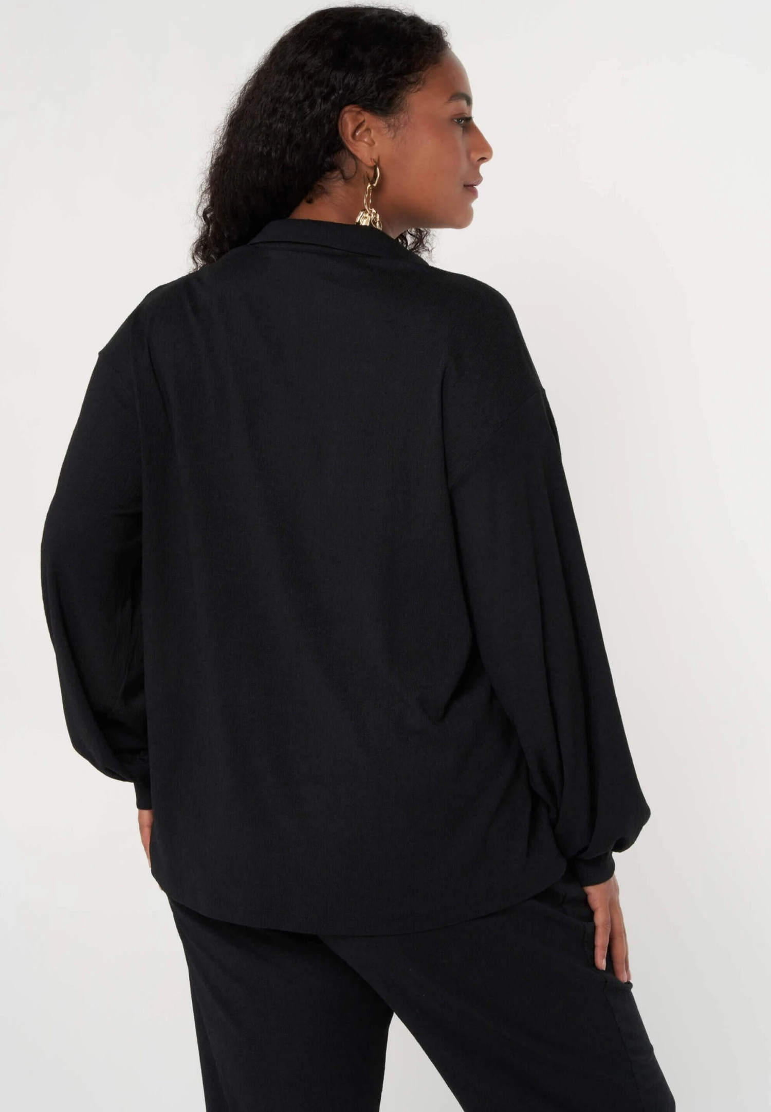 Ruimvallende- Overhemdblouse - Black 5 Ruimvallende- Overhemdblouse - Black - Afbeelding 3