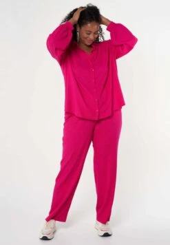 Ruimvallende- Overhemdblouse - Bright Pink 13 Ruimvallende- Overhemdblouse - Bright Pink -Ms Mode f9f8054d20bf48f58ecd63e6f12d61e2